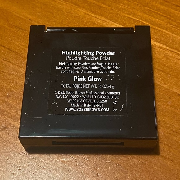 Bobbi Brown Highlighting Powder - Picture 8 of 16
